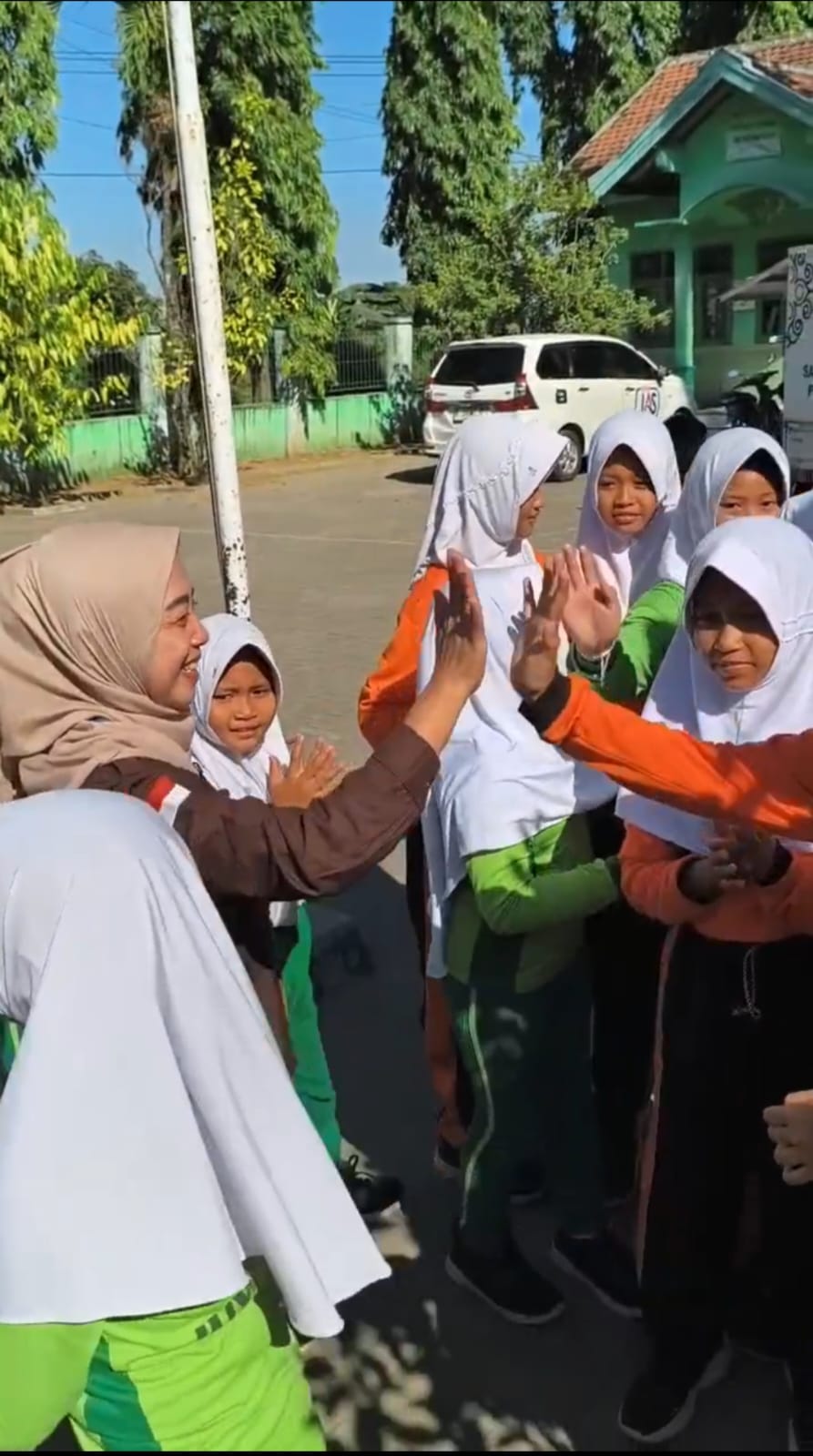 Daily Visits SD Margomulyo 01 Juwana Dalam rangka GENCARKAN dan KEJAR (satu rekening satu pelajar)