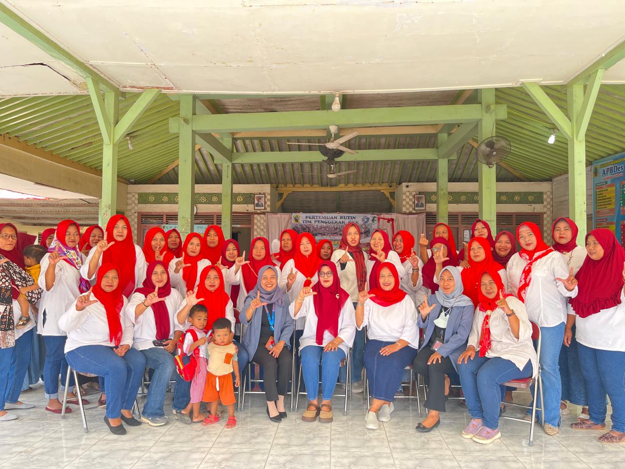 Thumbnail Tim Humas berkolaborasi dengan tim Funding sharing bareng ibu-ibu PKK desa Langgenharjo.